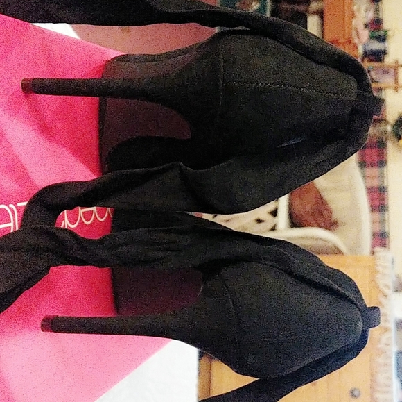 SHOEDAZZLE PUMPS! *Never worn* - Picture 6 of 9